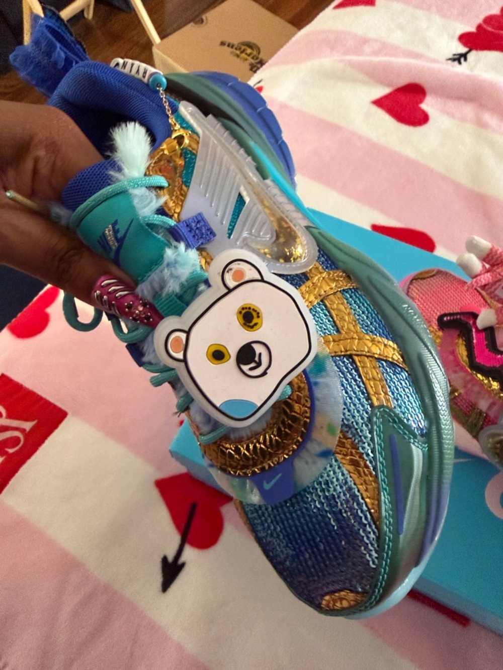 Nike v2k run DB21 Doernbecher- Pink & Blue women’s 8 - Picture 8 of 16